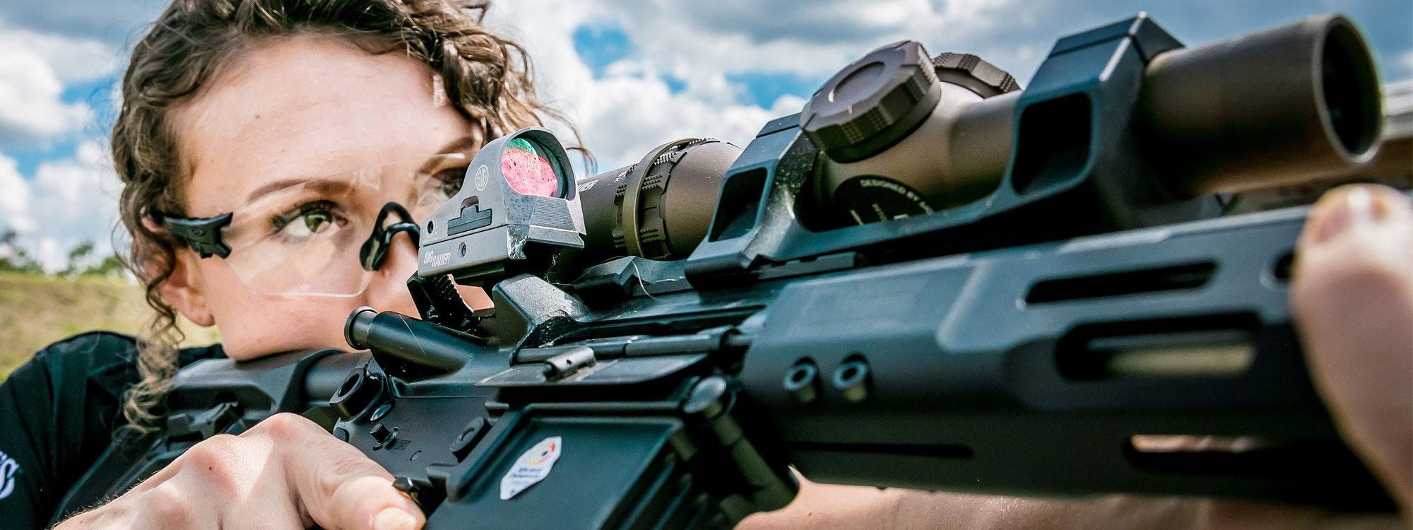 Bær domæne faktor Red Dot or Scope: What's the Best Optic for Your Rifle?