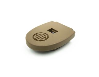 P320 FULL/COMPACT FLUSH FIT MAGAZINE BASEPLATE, COYOTE