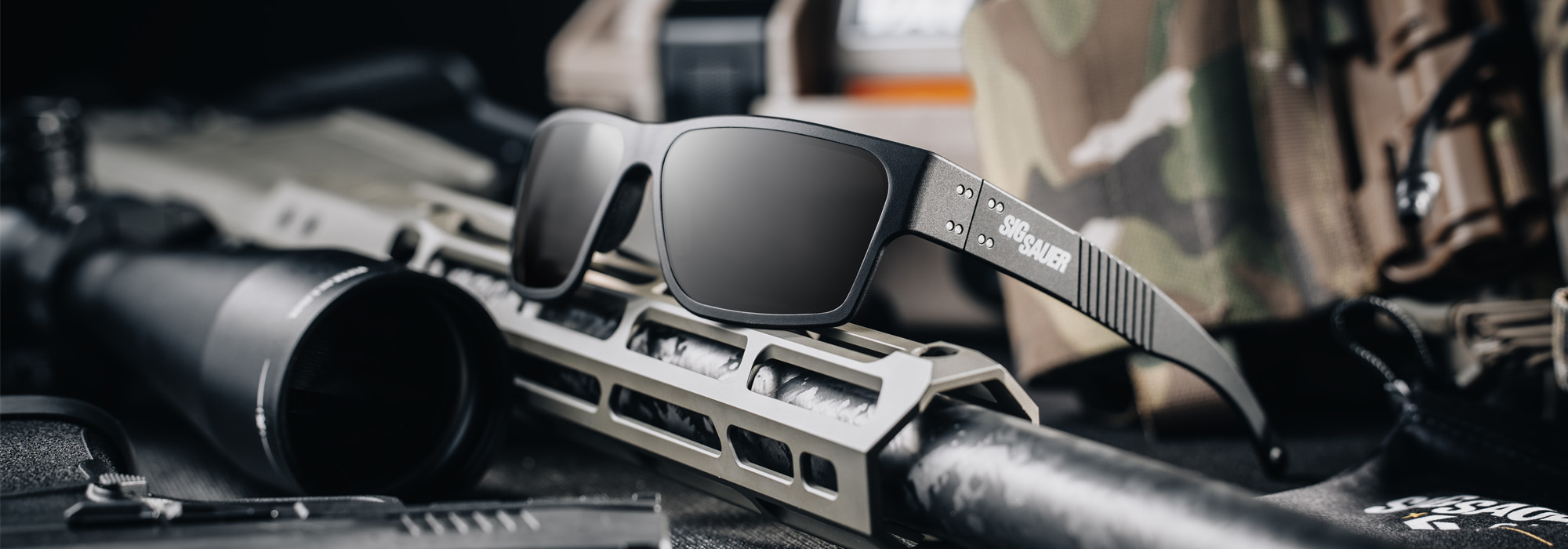 猪*美様 GATORZ スポーツサングラス シルバー/ブラック SIG SAUER DELTA POLARIZED SMOKED SUNGLASSES - GATORZ